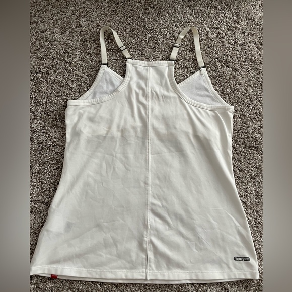 North Face white active tank - Picture 2 of 5